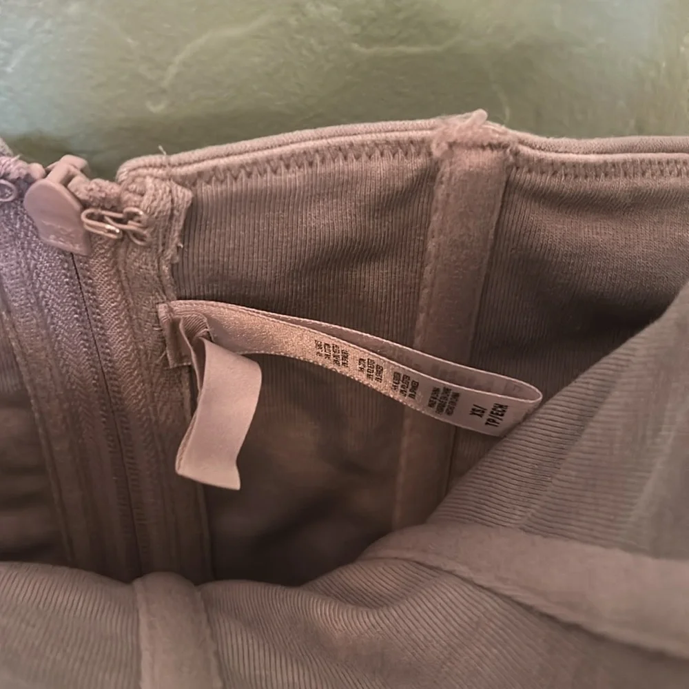 SKIMS Gray Corset Top - Picture 2 of 3